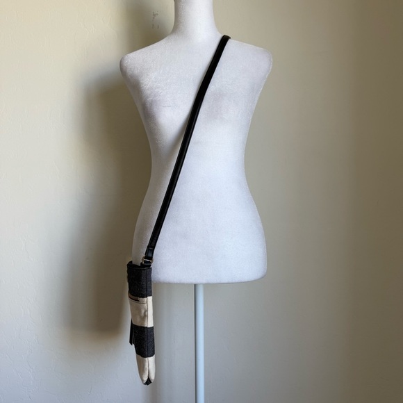 Tommy Hilfiger Nautical Stripe Canvas Vegan Leather  Adjustable Crossbody Bag - Picture 5 of 8